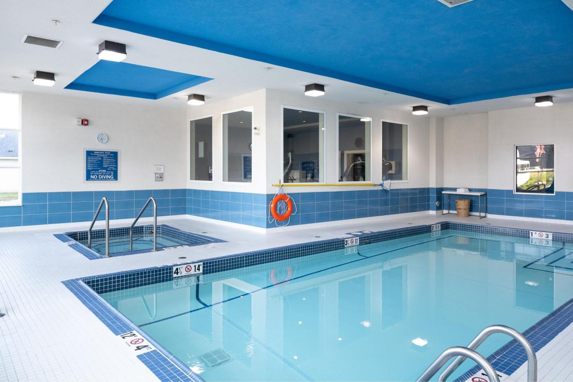 Four Points By Sheraton Edmonton International Airport Nisku Bagian luar foto