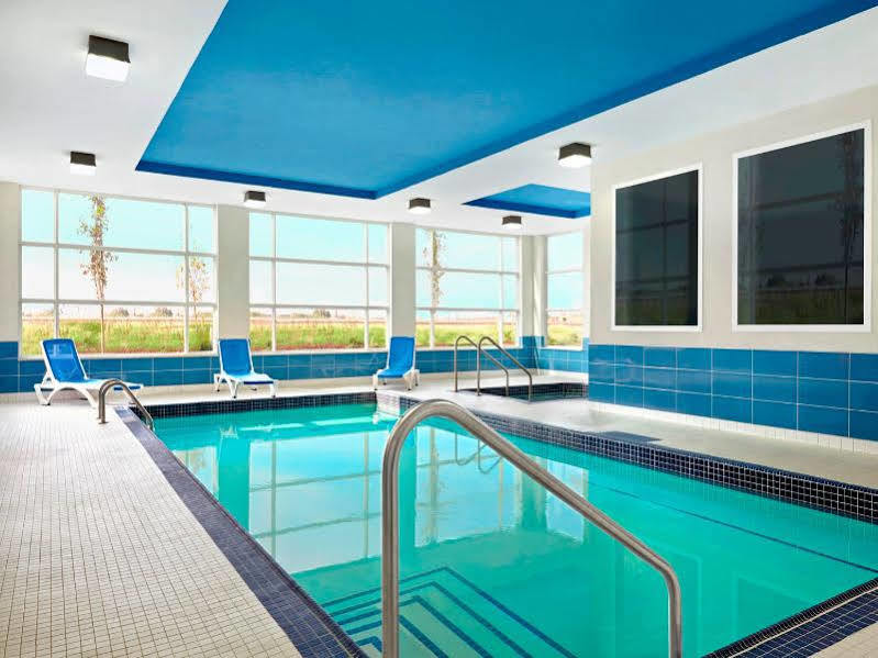 Four Points By Sheraton Edmonton International Airport Nisku Bagian luar foto