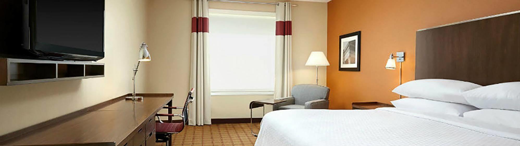 Four Points By Sheraton Edmonton International Airport Nisku Bagian luar foto